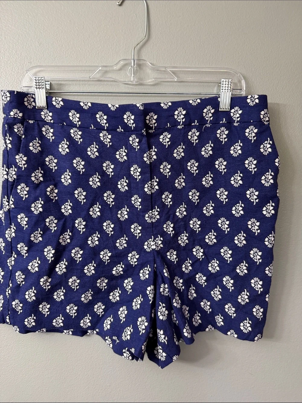 J.Crew linen blend Women's Shorts Navy Blue with White Floral Design Size 10